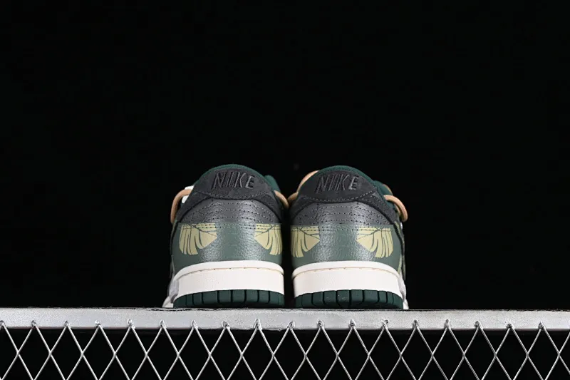All Categories Nk SB Dunk Series Nk SB Dunk Low Low-top sneakers Nk Dunk Low Panda Prank Jungle Crossing-Lvye Fuyuan Rice brown green SB strap low-top casual sneakers FD0350-133